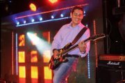 Asistente de Operaciones, Musico
