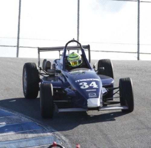 Piloto de Karting y Automovilismo venezolano!!