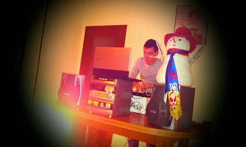 Joven Dj con ganas de cumplir sus sueƱos y ganas de pegarme las fiestas con mis birreros : @BDeejays