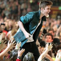 Ok I'm a big justin bieber fan and HungerGames fan!!@CarlyRaeJepsen followed me on November 5th 2012 _@justinbiber follow me!!!!_