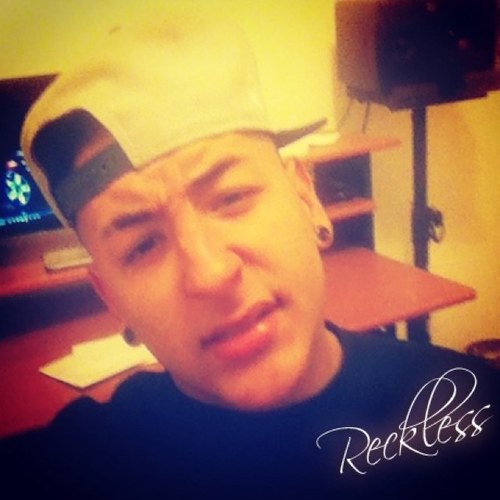 snipez ,hip-hop unsigned artist Find on YouTube , hmu on collabs I always like working with new people .