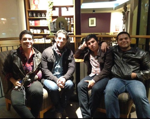 ¡Fans #1 de Hansel! Si no eres fan es porque aún no los has escuchado http://t.co/p7WTTH8DNZ