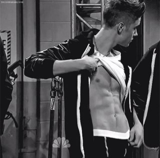 neve37's profile picture. I love justin bieber and the janoskians there r the best and so is justin bieber. And follow me and i will follow u back xx :)