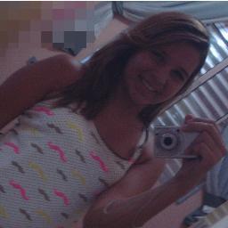 Quem Nao gosta de mim foda-se    Que critica? Critique.! Que Helogia? Helogie.! Que ser Igual a Mim Vai Tentando.