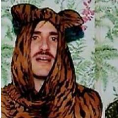 Tu lo que quieres es que te coma el tigre. Maricon.