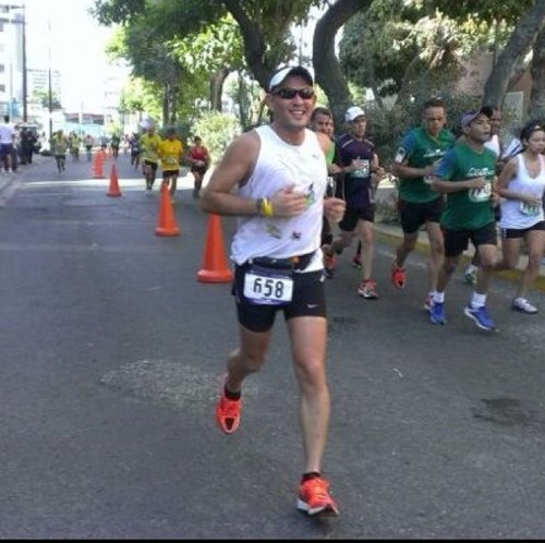 Abogado, Escualido, Caraquista, Marinos de Anzoategui y venezolano 100%... correr es vida!!!