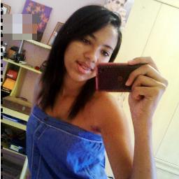 Signo , Peixes ! 16 anos de idaade :)   ...  Feeeeliz ! com meus amiigos & famíiilia  !     seeem mais :) rs