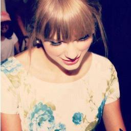Someay I'll be singing inside the Gramys..♥