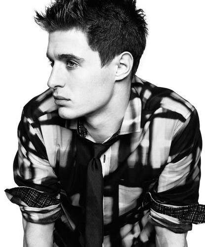 Photographer. 7th Year Ravenclaw. (RP)