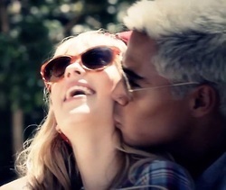 Eu gosto quando você vem pra mim abraçar então vem... Sabe como é bom ser feliz e entender cada momento... @MicaelBorges_ & @sophiaabrahao amo vocês demais.
