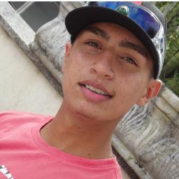 TUDO POSSO NAQELE QE ME FORTALEÇE . Î