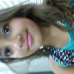 Vou sorrir mesmo triste. Vou me levantar mesmo após cair. Sempre fui assim, feliz, persistente e acima de tudo forte. mi segue aii @s2s2_aline