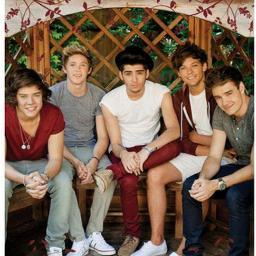 ♪♪ I love  @onedirection   @Harry_Styles  @NiallOfficial @Louis_Tomlinson  @Real_Liam_Payne @zaynmalik kiss besos ♪♪