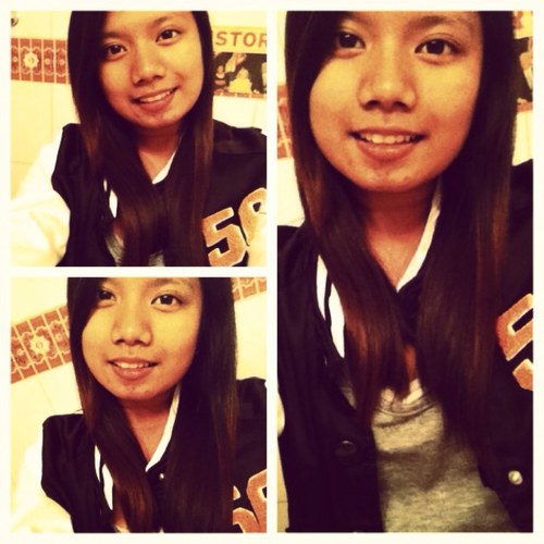 Hai ! :) 
My name is Inah .
16 yrs old and attending JMHS
Music l Photography l softball l cheer l Volleyball