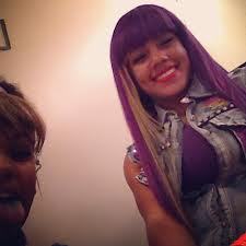 Hi parody follow me i follow back imma #FanPage to lol #Single #TeamOmg :)