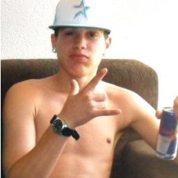 Eu sou assim, voce pensa que me conhece.                     Mas no fundo posso te surpreender (h''