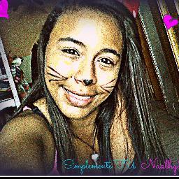 lo mas hermoso q podria a ver es q el mundo estuviera libre de hipocritas y falsos pero bueno soñar no cuesta nada..!!! :* siguemeeee