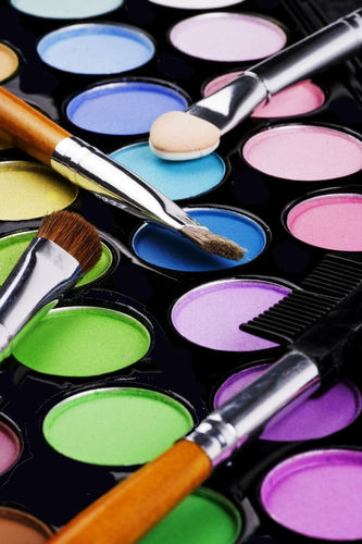 Especialistas en Maquillaje profesional,
 no Testean en ANIMALES
http://t.co/8k8boN2Wgf 
Síguenos también en fb: http://t.co/WtVtfeAnsB