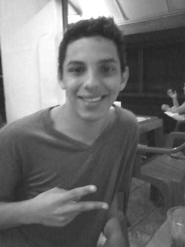Que Tal dar Um follow ? A Minha vida , eu te consagro ,tudo que sou é totalmente seu , http://t.co/WrW3keePL1