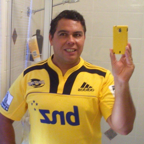 Pete_hut's profile picture. happy,go,lucky.