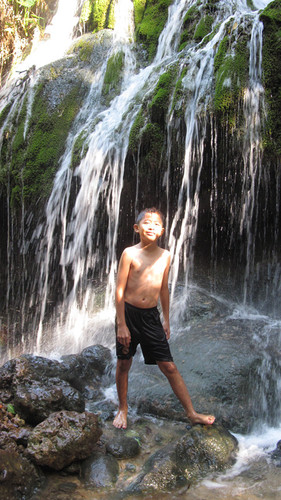 EdwardMesakhLay's profile picture. B-).