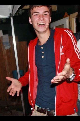 sep1993's profile picture. 