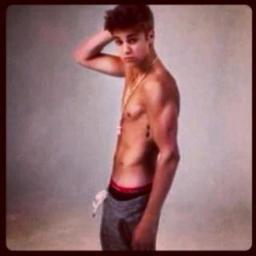 Follow me, je follow back :) ♥
Belieber Forever ♥
Never say never ! ♥
I Love Justin Bieber, & alors ?! T'as un problème ;).