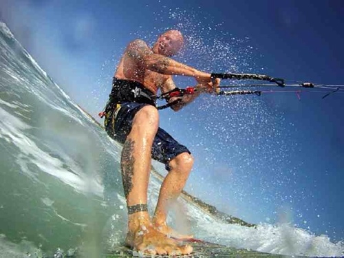 Twitter account of the man behind the UK's longest running kiteboarding forum. They call me Tony!!