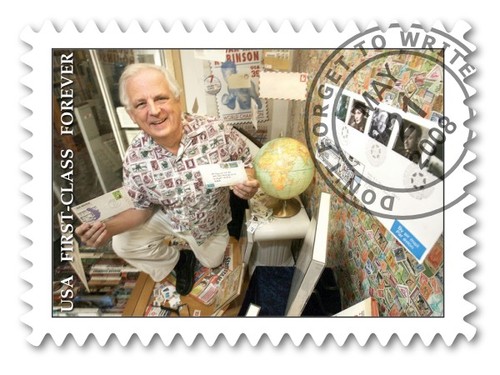 Editor and publisher of The Stamp Collecting Round Up (http://t.co/nfHjdjSswX). Retired U.S. Army Officer.