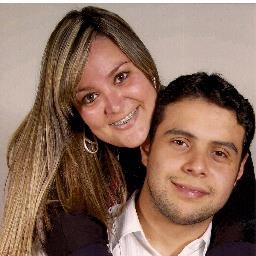 Sou casado. Tenho uma filha linda e estou em busca do meu concurso público.