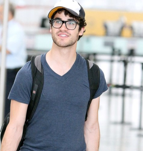 ImaginingBlaine's profile picture. One, two, three, four, tell me that you love me more. [Free RP!]