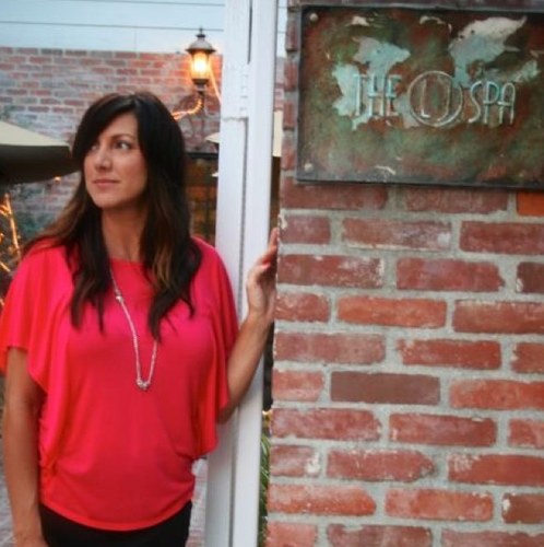 lavish_styling's profile picture. Master Hair Stylist @ Salon Lujon in Dwntown Fullerton who has a passion for beautifying hair with precision hair coloring, styling design, etc.