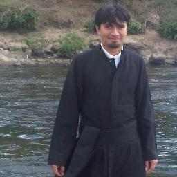 Sacerdote de la Iglesia Católica Apostólica Salvadoreña del Magníficat, (No Romana)