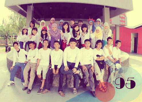 Kami akan selalu mengingat seberapa alay-nya kami. MADAM DYAH WE ALWAYS MISS YOU!!! (2010-2013) | twenty six kids