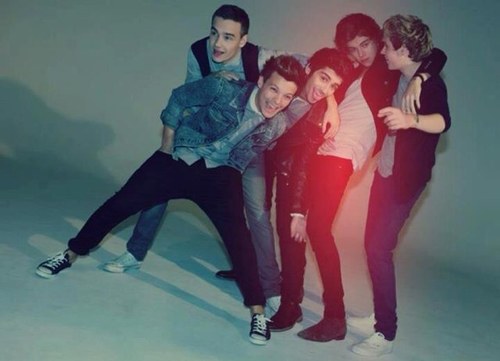 Une_Fan's profile picture. I Love One Direction , I'm french Directioner . Follow me please ? :) xx