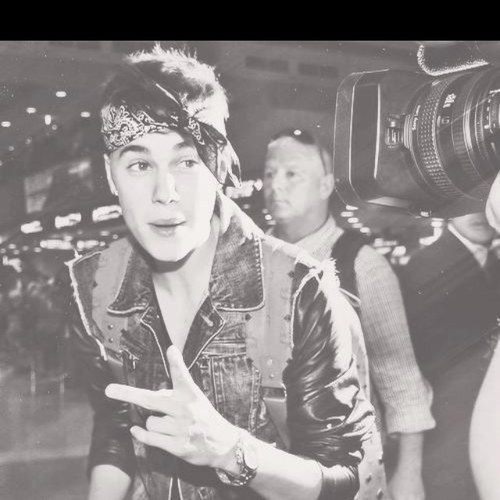 Please @Justin Bieber smileee