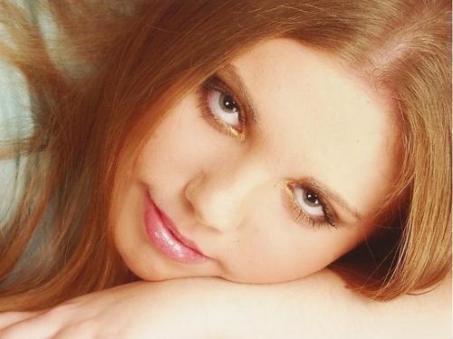 farangsfan's profile picture. Blow a dandelion  and it tells you the time,  Catch a leaf in autumn and make a wish, Pick the petals of a daisy and let it tell you he loves you.