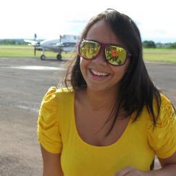 A fé que trago no peito é a minha garantia, Deus me livre das maldades, me guarde onde quer que eu vá, tô fazendo a minha parte, um dia eu chego lá!. ;)