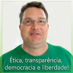 Aquariano nascido em fevereiro de 1968, sou leal, franco e valorizo isso nas pessoas.  Sou professor na rede pública do estado de São Paulo.