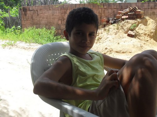 amo futebol, praia, pizza, carros, assirtir tv,
viajar, passear.