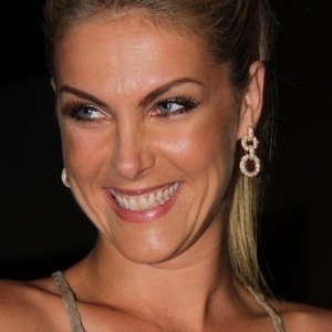 Twitter criado por uma fã da apresentadora Ana Hickmann ♥ AH me seguiu: 07/06/2013 ♥