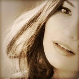 Julliaua's profile picture. 