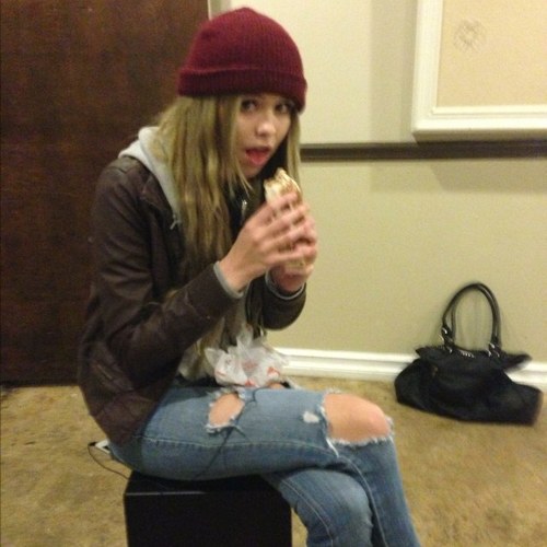I love the Boy Band :D ! And there Manager Acacia !