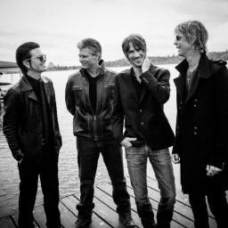 Dedicated to the band @WalkingPapers1! Jeff Angell, Barrett Martin, Benjamin Anderson & Duff McKagan! (Page admin: Michelle, Mona & Livi)