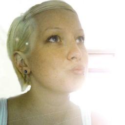 Im Danni; I have a badass 3 year old; I paint/draw & have a sweepstakes addiction; I play a lot of Legos & Trains; I believe in tattoos, piercings & parenthood.