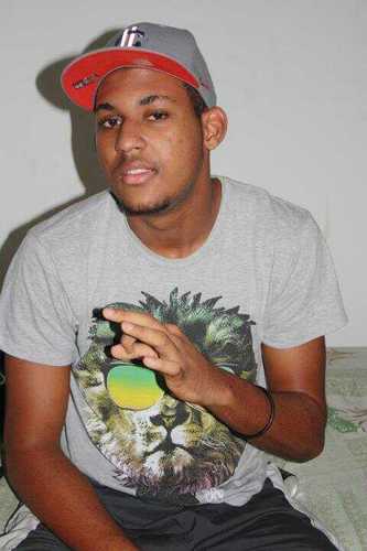 Precopejordan's profile picture. POur moi la vie est que moment de notre existent donc il faut bien passer ce pti moment de sa vi SUr TWEETER!!!xP