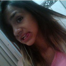 Mistrioosa , chataa ,determinada ,, ciumenta ,,cincera,, sedutora ,, intensa ,ousada,,dedicada ,, simpatica e independente essa sou euu
