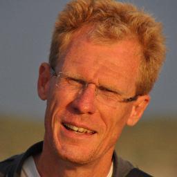 Marineofficier, twittert op persoonlijke titel. Liefhebber van hardlopen, mountainbiken en Noorwegen.