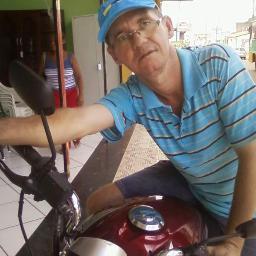 Eu sou solteiro, 1,69m e 64 kg de peso. Tenho Ensino Superior Completo e estou a procura de alguém que me faça ser feliz.