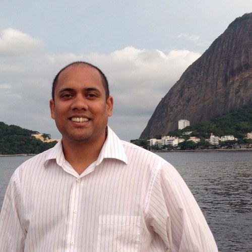 A Maritime professional with extensive experience on Supertankers. Loves travelling and experiencing new cultures.